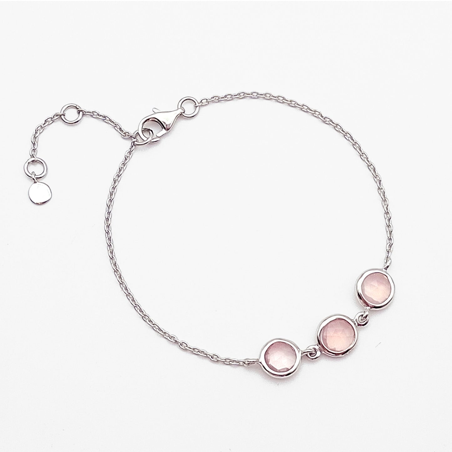 Zilveren rozenkwarts armband Milara met drie ronde edelstenen